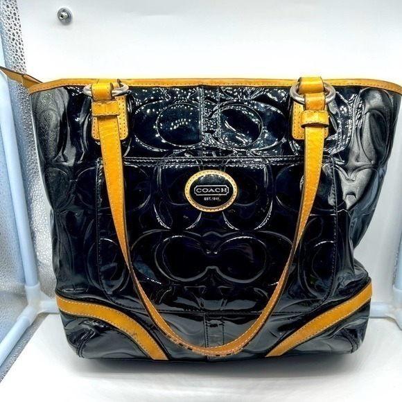 Coach Signature Charlie C Patent Black & Brown Leather Shoulder Bag L126
